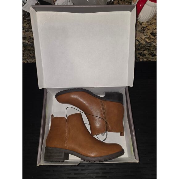 Women's Garnerr Lug Sole Ankle Booties, Created for Macy's - Picture 6 of 7